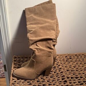 Universal Thread Women's Tan Heeled Boots